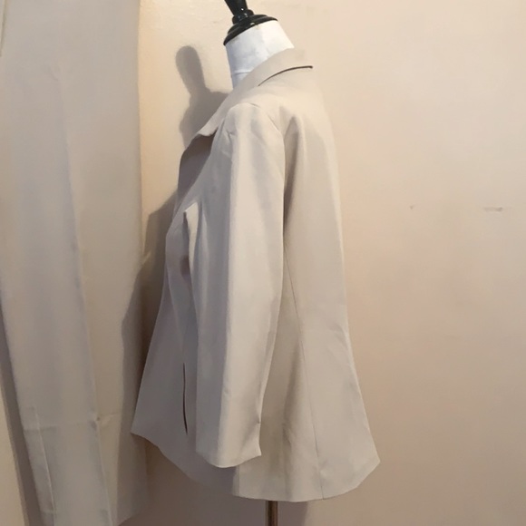 Bob Mackie Lightweight Tan Pants Suit - Picture 5 of 14